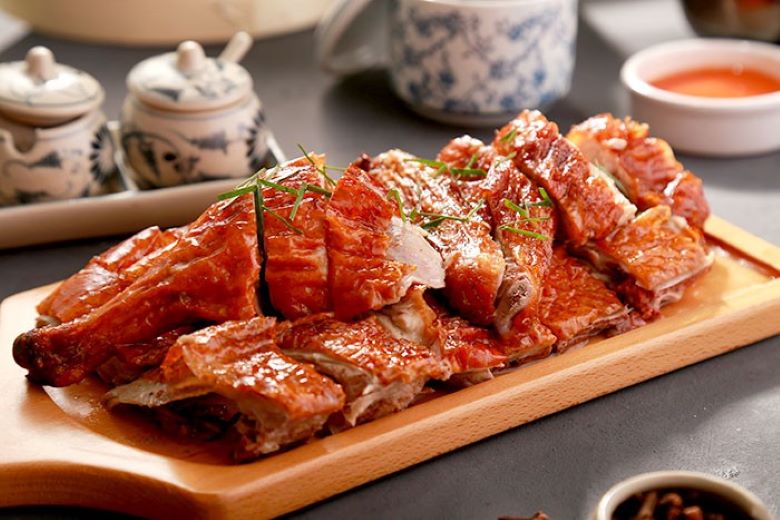 Cách làm vịt nướng lá mắc mật thơm ngon, giòn bì Vịt nướng lá mắc mật